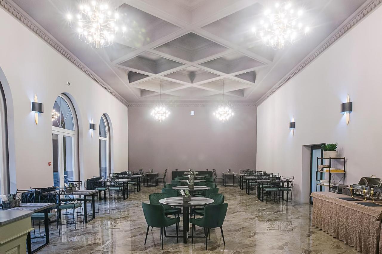 Corvin House Hotel Хунедоара Екстериор снимка