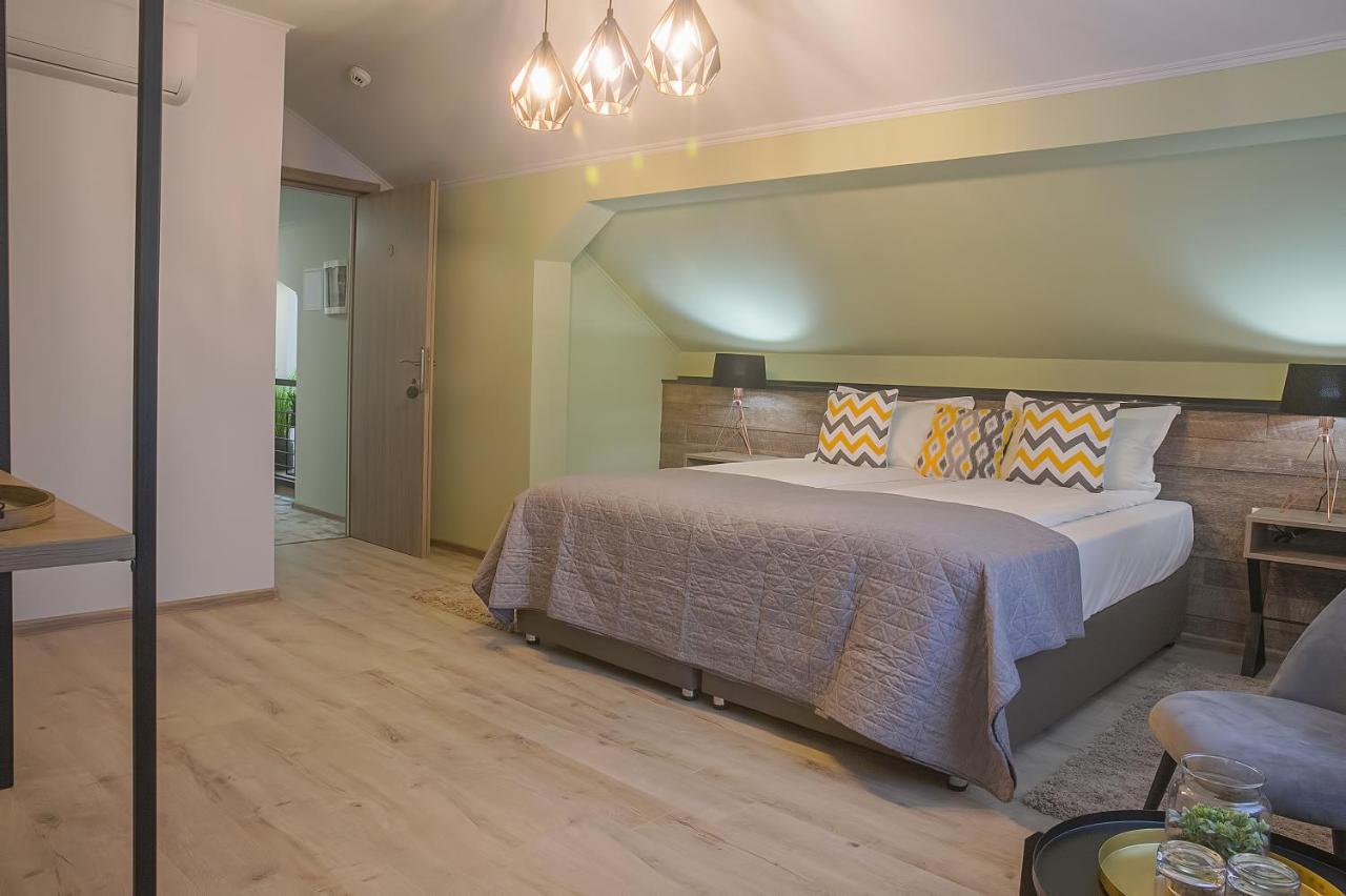 Corvin House Hotel Хунедоара Екстериор снимка