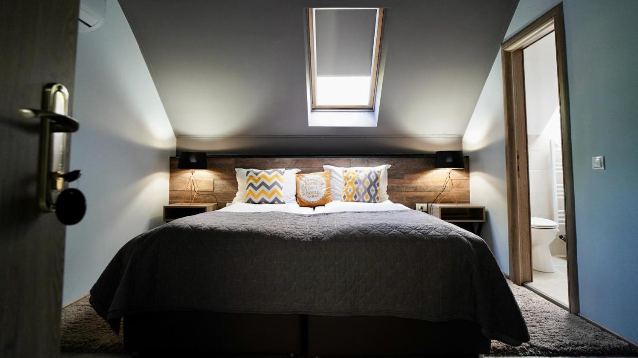 Corvin House Hotel Хунедоара Екстериор снимка