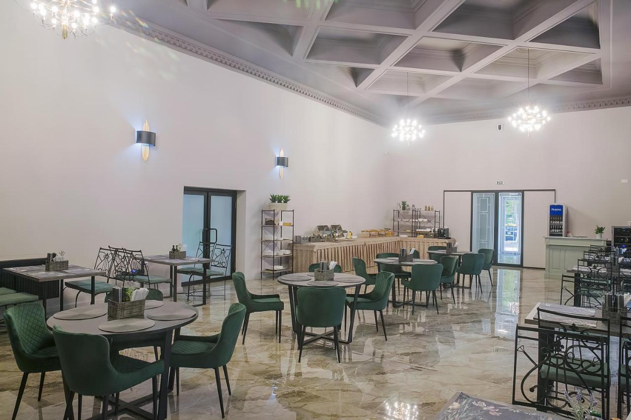 Corvin House Hotel Хунедоара Екстериор снимка