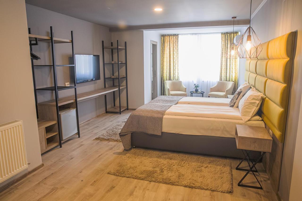 Corvin House Hotel Хунедоара Екстериор снимка