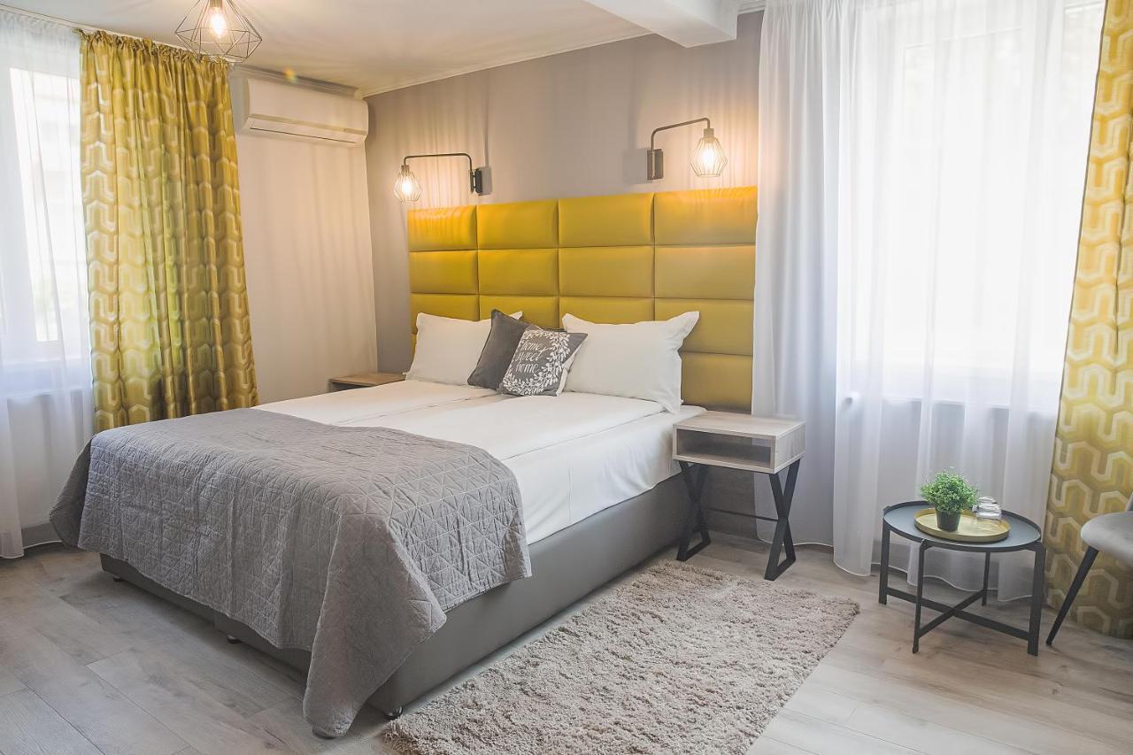 Corvin House Hotel Хунедоара Екстериор снимка