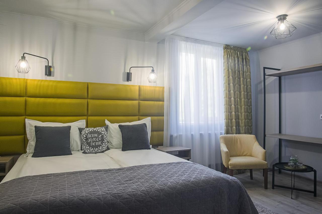 Corvin House Hotel Хунедоара Екстериор снимка
