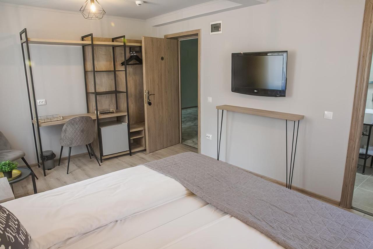 Corvin House Hotel Хунедоара Екстериор снимка