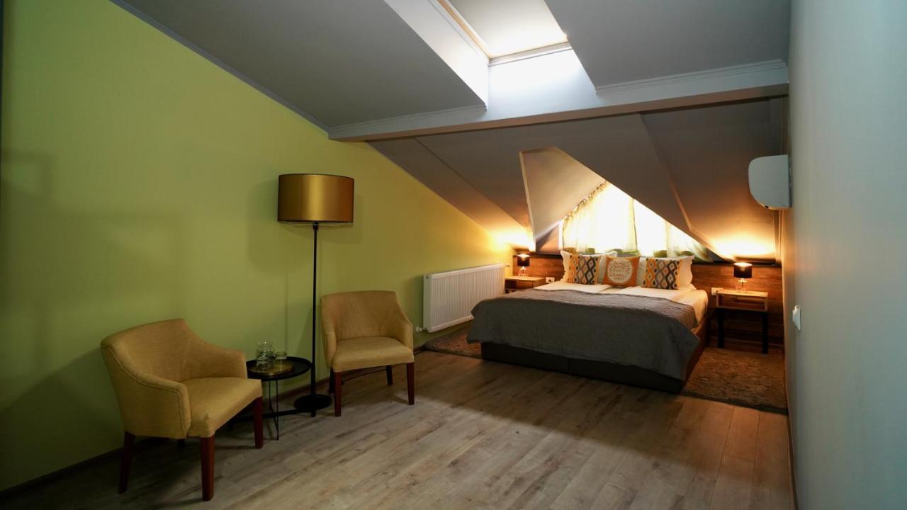 Corvin House Hotel Хунедоара Екстериор снимка